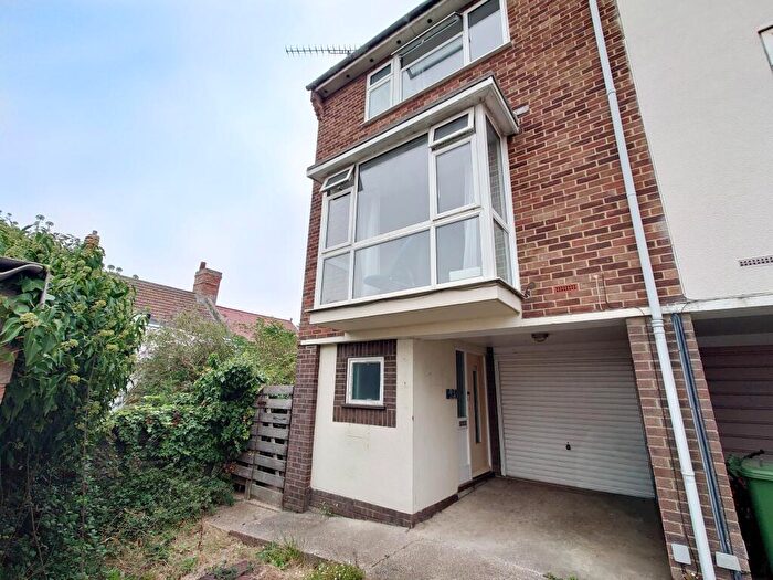 3 Bedroom End Of Terrace House For Sale In Cloisters, Newhaven, BN9