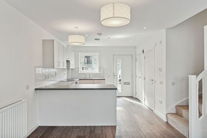 4 Bedroom Town House To Rent In Maltings Wynd, Dundashill, Glasgow, G4