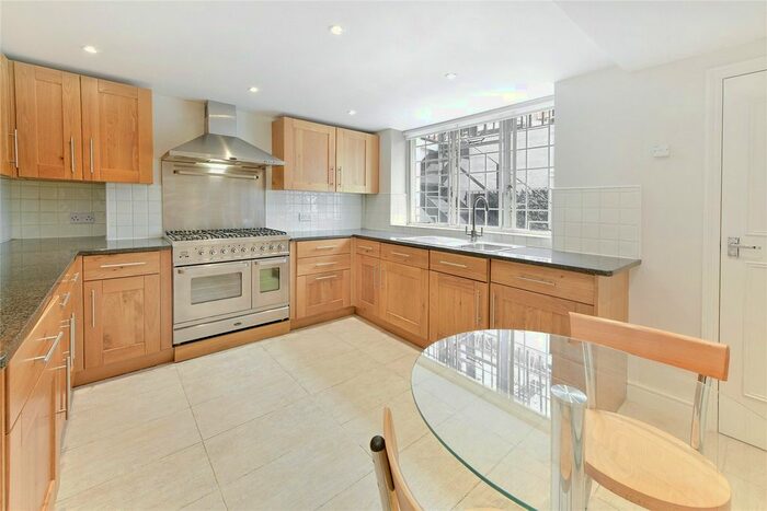 3 Bedroom Terraced House To Rent In Shouldham Street, London, W1H