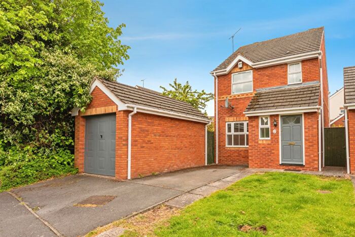3 Bedroom Detached House For Sale In Topham Avenue, Worcester, WR4
