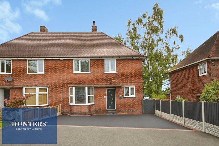 4 Bedroom Semi Detached House For Sale In Kendal Road, Chesterfield, S41