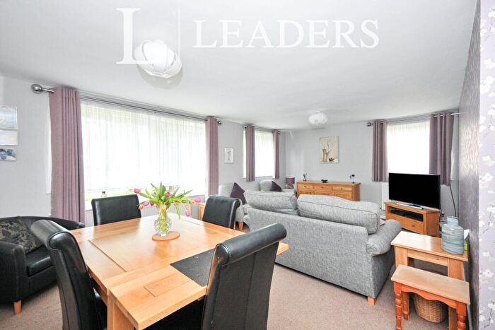 2 Bedroom Apartment To Rent In Violet Lane, CR0