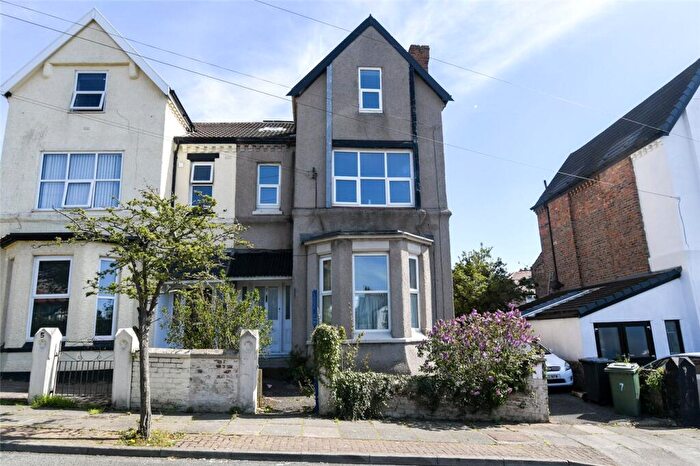 3 Bedroom Flat To Rent In Buckingham Road, Wallasey, Wirral, CH44