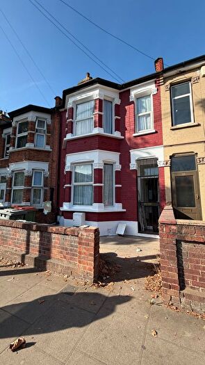 3 Bedroom Terraced House To Rent In Dersingham Avenue, London, E12