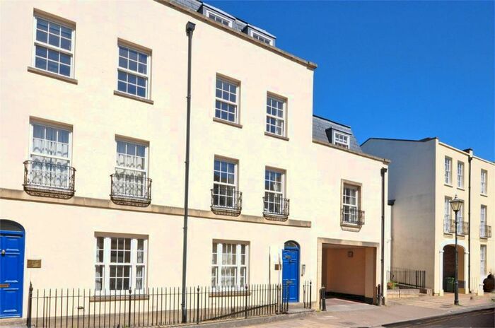 1 Bedroom Apartment To Rent In St Georges Place, Cheltenham, GL50