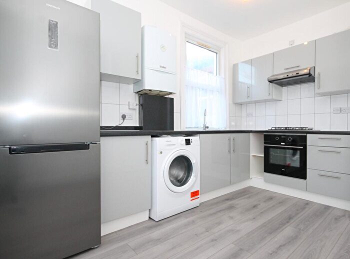 1 Bedroom Flat To Rent In Kitchener Road, Seven Sisters, N17