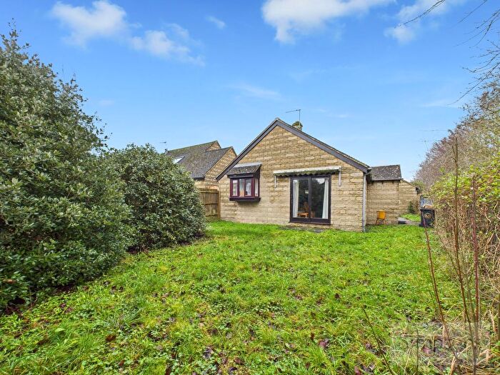 2 Bedroom Semi Detached House For Sale In Hoyle Close, Witney, OX28