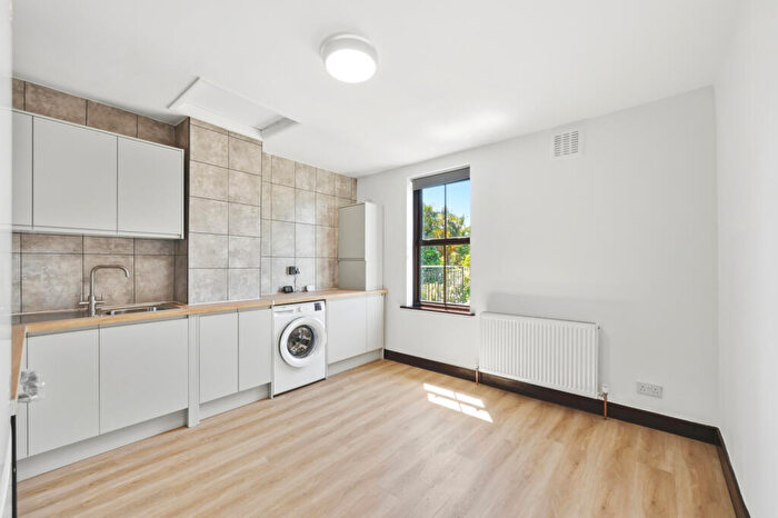 2 Bedroom House To Rent In Brighton Road, Surbiton, KT6
