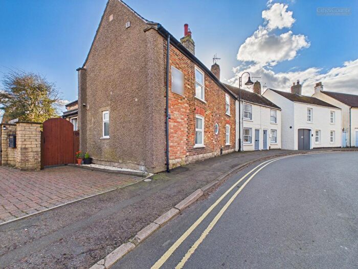 4 Bedroom Detached House For Sale In West Street, Crowland, Peterborough, PE6