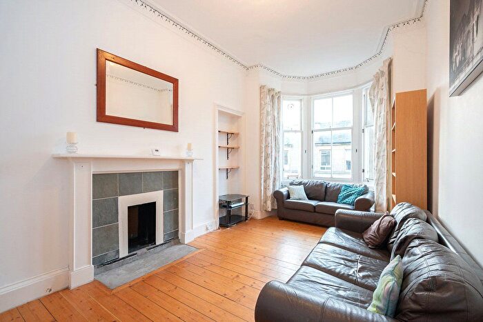 1 Bedroom Flat To Rent In Tay Street, Edinburgh, EH11