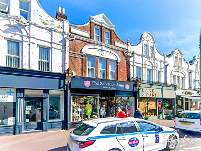 3 Bedroom Flat To Rent In Poole Road, Westbourne, Bournemouth, BH4