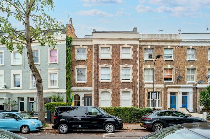 1 Bedroom Flat To Rent In Loftus Road, Shepherd's Bush, London, W12