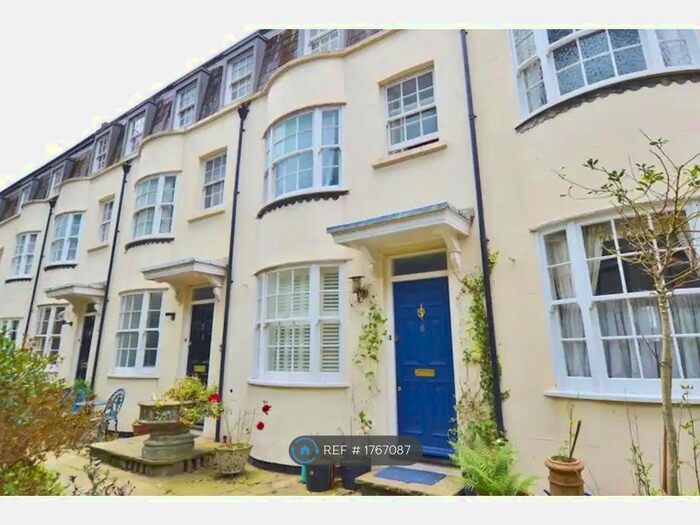 2 Bedroom Terraced House To Rent In Dolphin Mews, Brighton, BN2