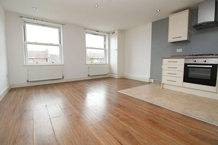 1 Bedroom Flat To Rent In Parrock Street, Gravesend, DA12
