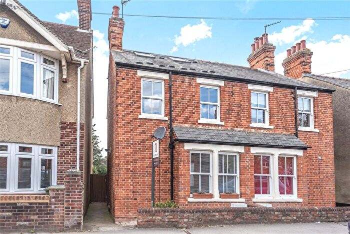 3 Bedroom Semi Detached House For Sale In Lime Walk, Headington, Oxford, OX3