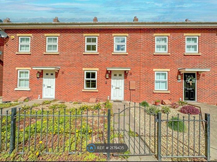 3 Bedroom Terraced House To Rent In Bell Lane, Bloxwich, Walsall, WS3