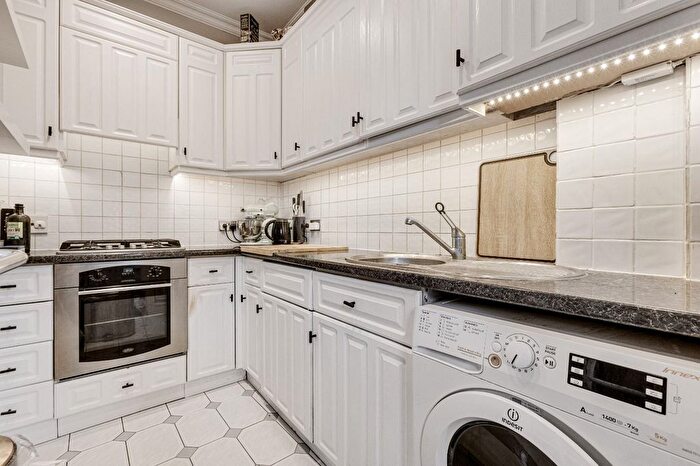 2 Bedroom Flat To Rent In New Kings Road, Parsons Green, SW6