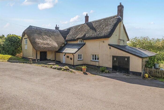 6 Bedroom Detached House For Sale In Bow, Crediton, EX17