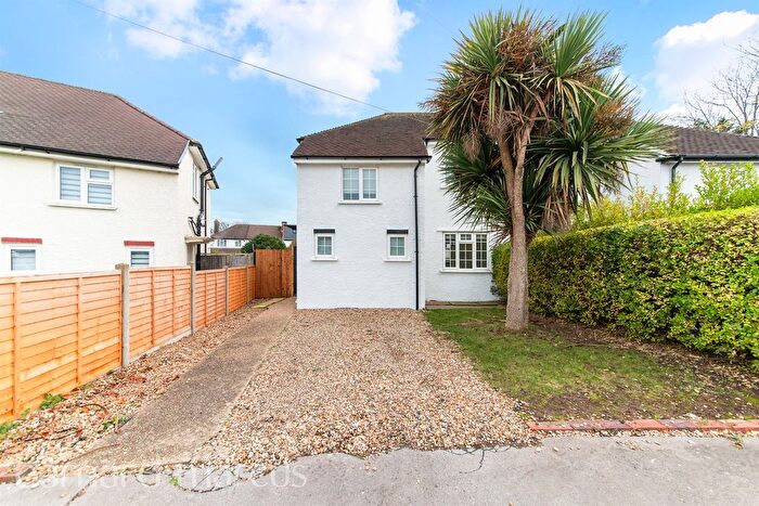 3 Bedroom Semi Detached House For Sale In Houlder Crescent, Croydon, CR0