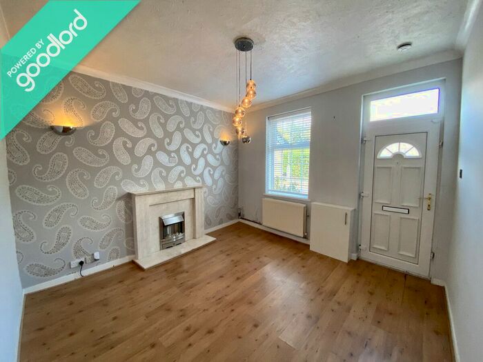 2 Bedroom End Of Terrace House To Rent In Back Bower Lane, Hyde, SK14