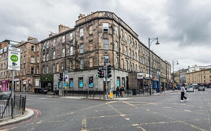 5 Bedroom Flat To Rent In Lothian Road, Edinburgh, EH3