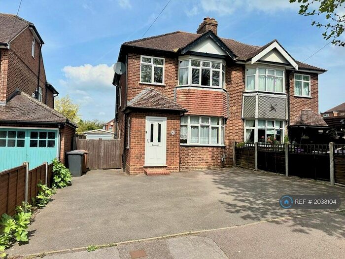 3 Bedroom Semi-Detached House To Rent In Hampden Road, Hitchin, SG4