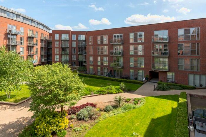 1 Bedroom Flat To Rent In The Heart, Walton-On-Thames, KT12