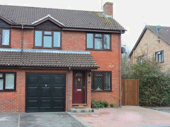 3 Bedroom Semi-Detached House To Rent In Petersfield Close, Chineham, RG24