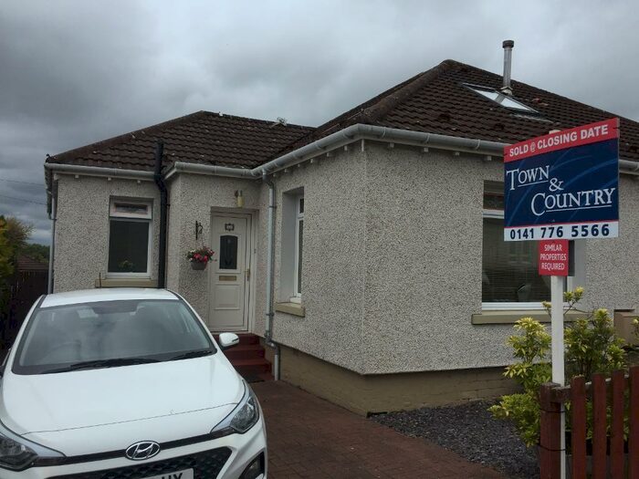 2 Bedroom Semi-Detached House For Sale In First Avenue, Auchinloch, Glasgow, G66