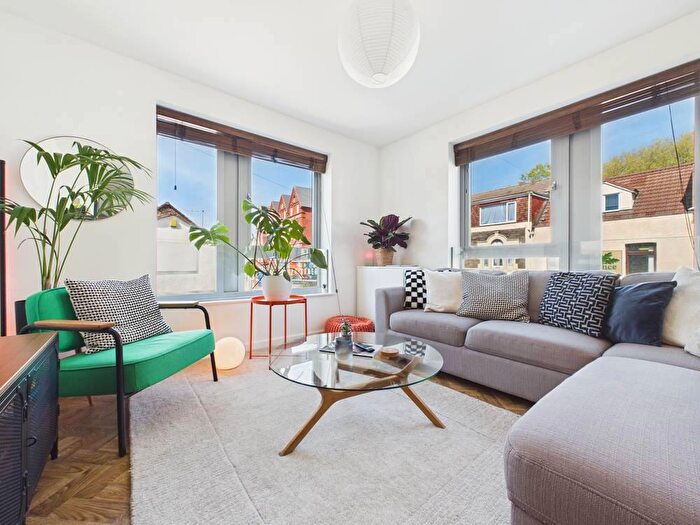 1 Bedroom Apartment For Sale In Church Road, St. George, Bristol, BS5