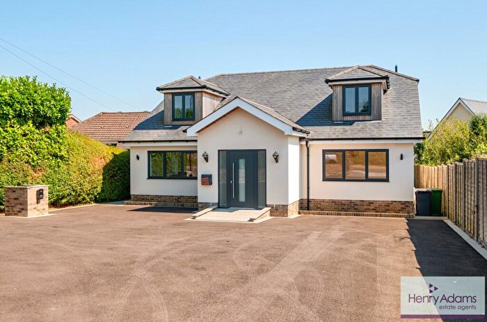 4 Bedroom Detached Bungalow For Sale In Chalk Hill Road Waterlooville, PO8