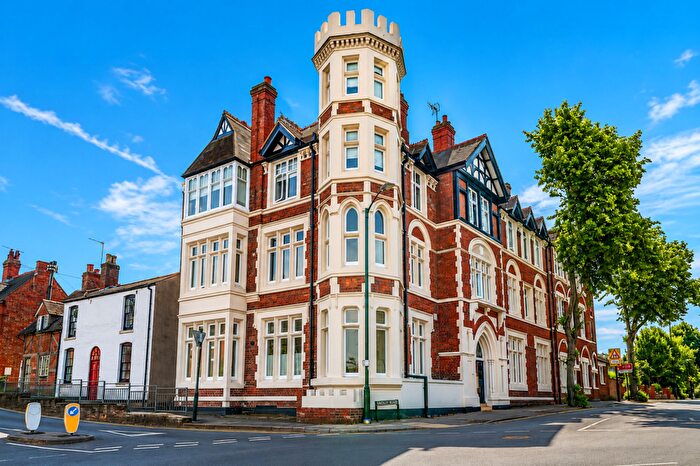 2 Bedroom Flat For Sale In The Abbey, Priory Road, Kenilworth, CV8