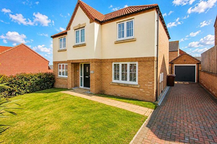 4 Bedroom Detached House For Sale In Stanley Hall Drive, Wakefield, WF1