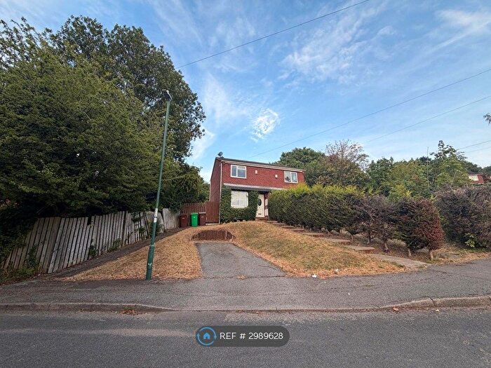 3 Bedroom Detached House To Rent In Fairmead Close, Nottingham, NG3