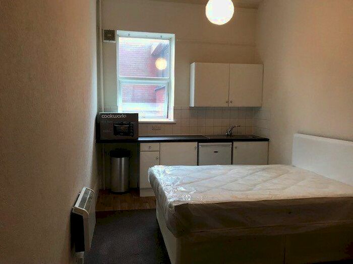 Studio To Rent In Strathray Gardens, London, NW3