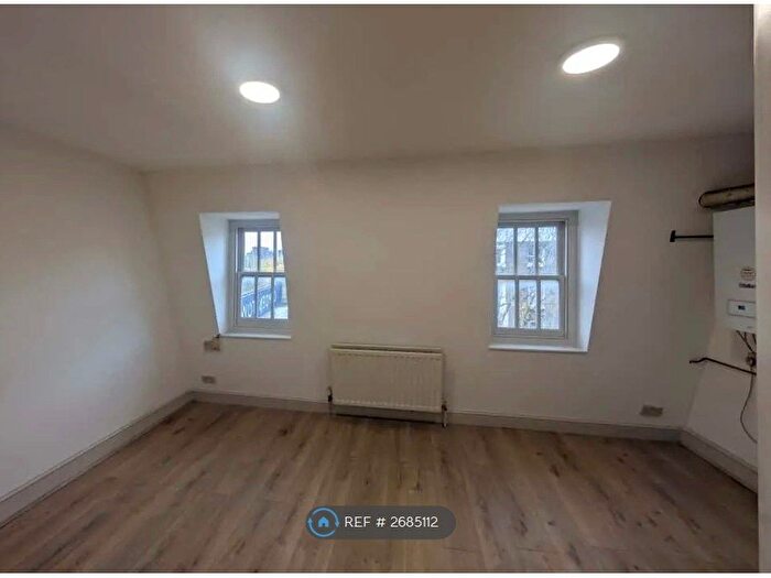1 Bedroom Flat To Rent In Camden Road, London, NW1