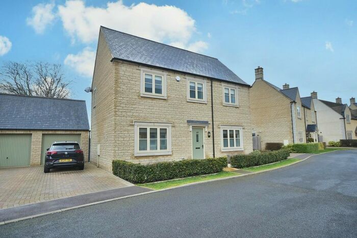 4 Bedroom Detached House To Rent In Jacobs Piece, Fairford, GL7