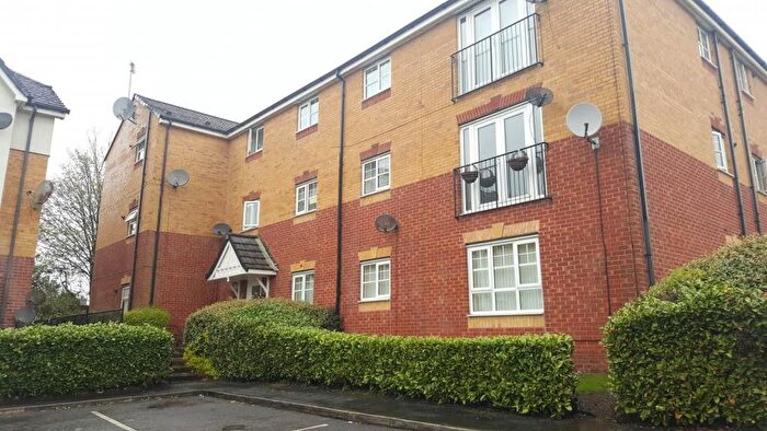 2 Bedroom Flat To Rent In Deanery Court, Manchester, M8
