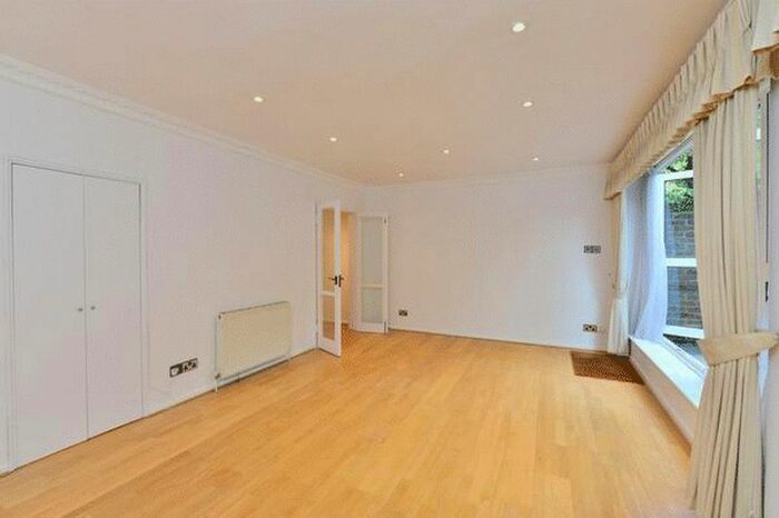 5 Bedroom Flat To Rent In Loudoun Road, London, NW8