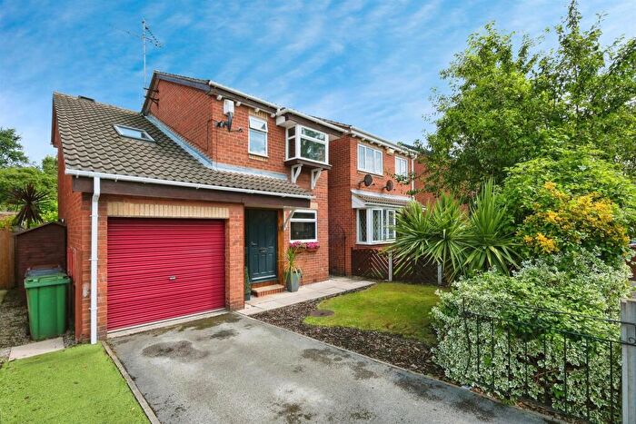 3 Bedroom Detached House For Sale In Clayton Road, Leeds, LS10