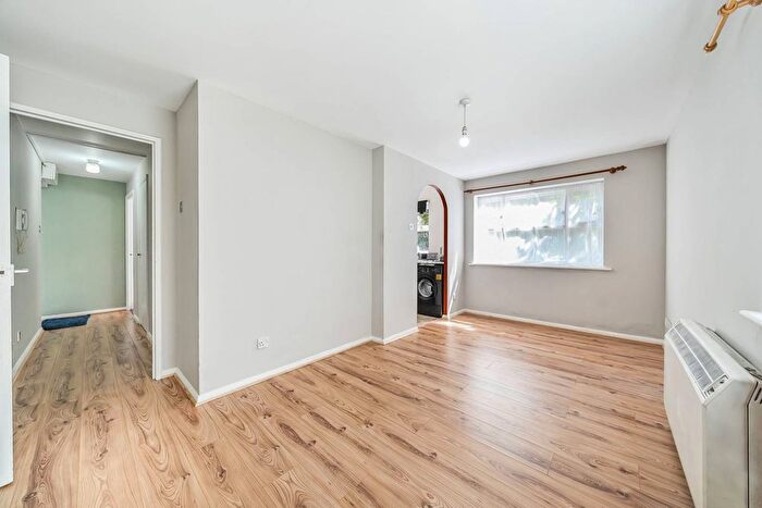 1 Bedroom Flat For Sale In Henry Doulton Drive, Tooting Bec, London, SW17