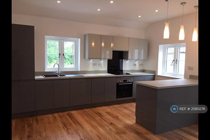 2 Bedroom Flat To Rent In Upper Bath Road, Bristol, BS35