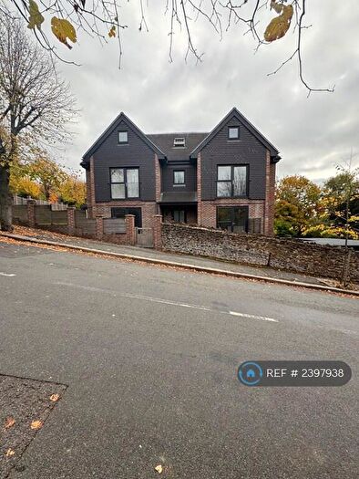 2 Bedroom Maisonette To Rent In Grandeur Heights, Purley, CR8