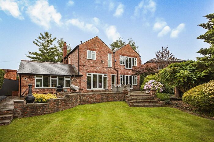 4 Bedroom Detached House For Sale In Stockport Road, Thelwall, Warrington, WA4