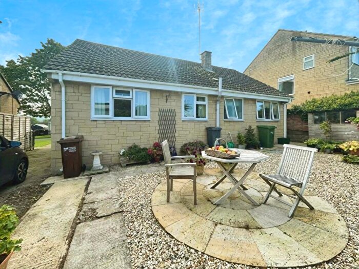 3 Bedroom Detached Bungalow For Sale In Paynes Meadow, Whitminster, Gloucester, GL2