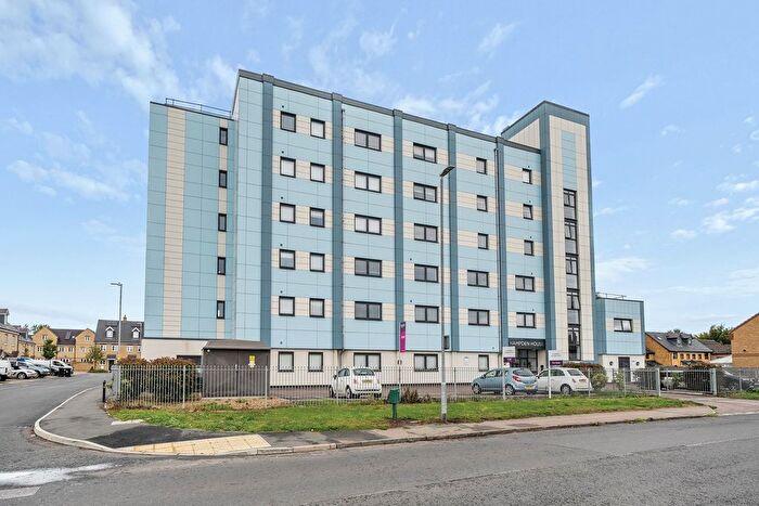 2 Bedroom Flat For Sale In Hitchin Road, Arlesey, SG15