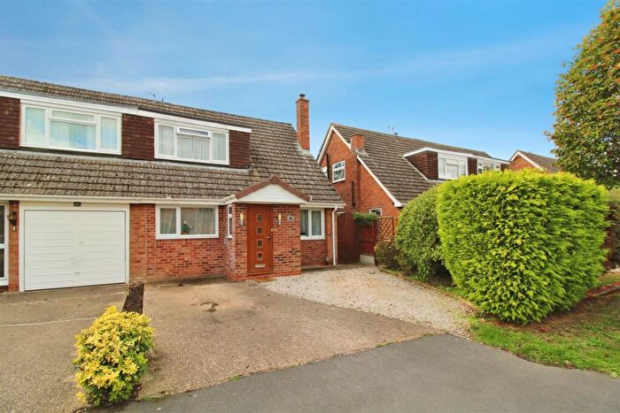 4 Bedroom Semi Detached House For Sale In Wolsey Road, Woodlands Estate, Rugby, CV22