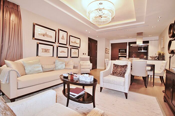 3 Bedroom Flat To Rent In Bridgeman House, Radnor Terrace, Kensington High Street, W14