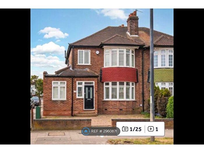 3 Bedroom Semi-Detached House To Rent In Sidcup Road, London, SE9