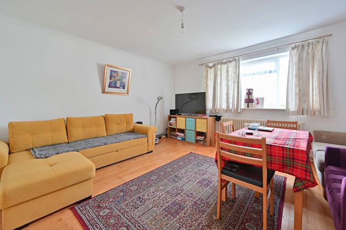 2 Bedroom Flat For Sale In Greenford Road, Sudbury, Harrow, HA1